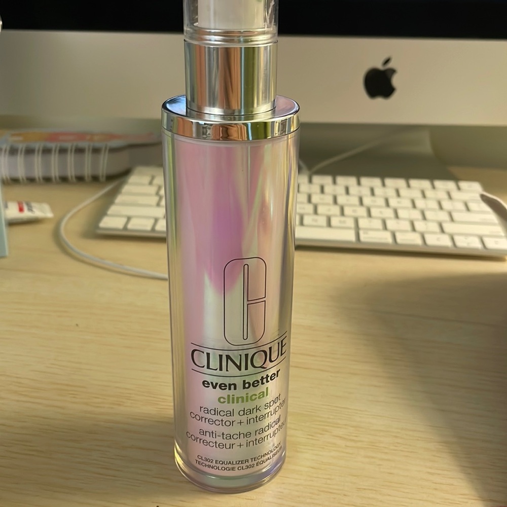 Clinique Even Better clinical radical dark spot corrector/serum